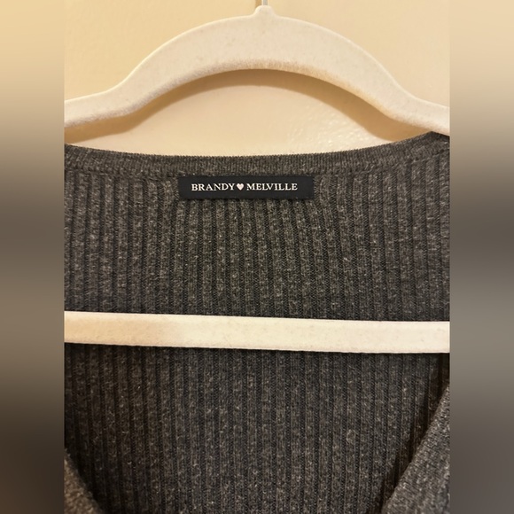 Cropped Dark grey brandy melville button up sweater - Picture 2 of 8